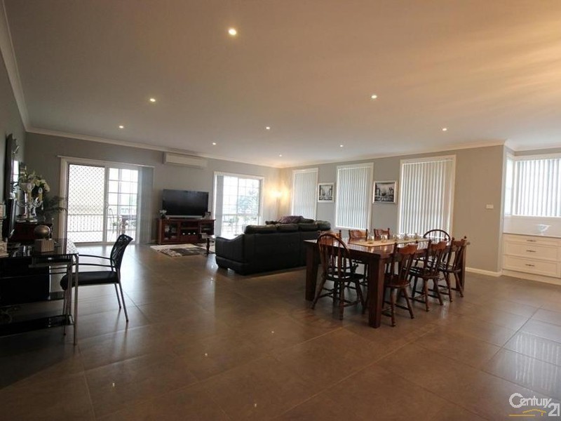 2 Mackillop Close, Maryland NSW 2287