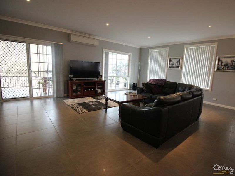 2 Mackillop Close, Maryland NSW 2287