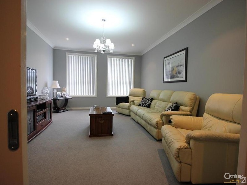 2 Mackillop Close, Maryland NSW 2287