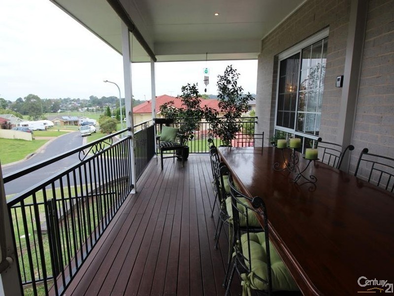 2 Mackillop Close, Maryland NSW 2287