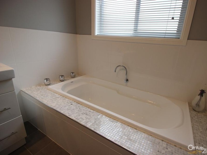 2 Mackillop Close, Maryland NSW 2287