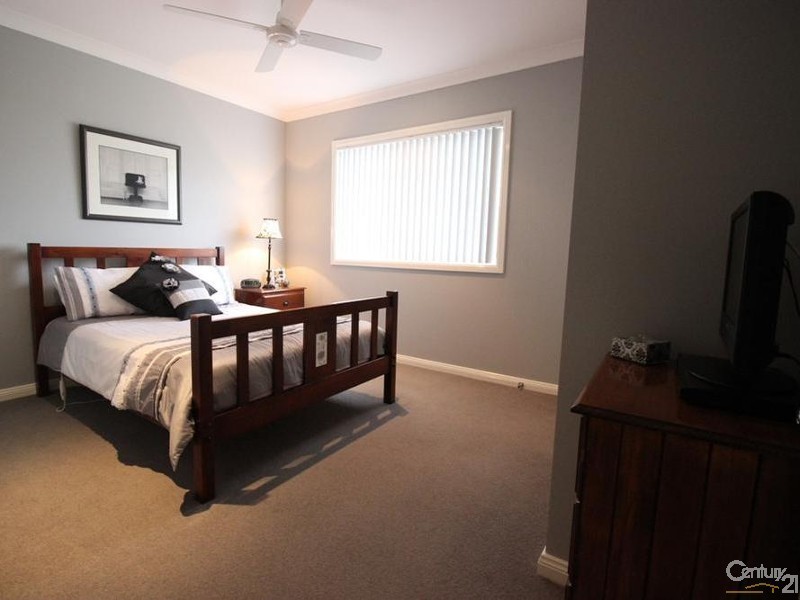 2 Mackillop Close, Maryland NSW 2287