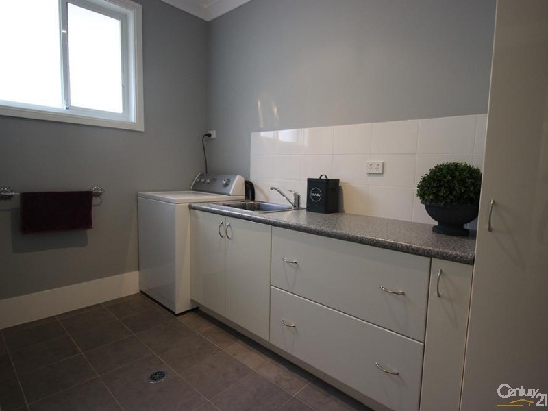 2 Mackillop Close, Maryland NSW 2287