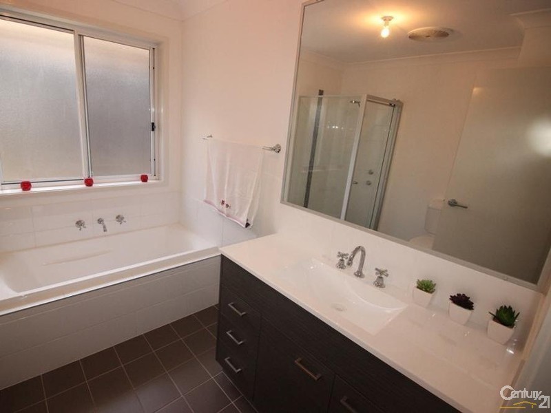 23 Craighill Crescent, Cameron Park NSW 2285