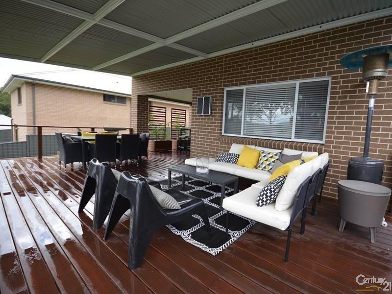 16 Beluga Drive, Cameron Park NSW 2285