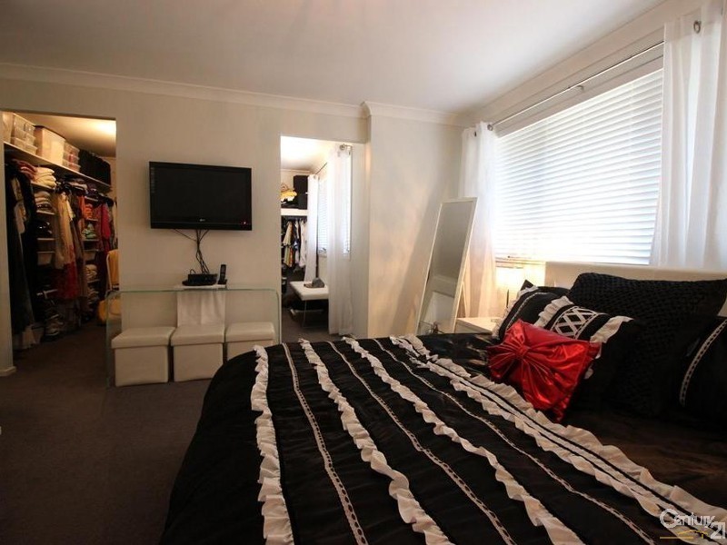 16 Beluga Drive, Cameron Park NSW 2285