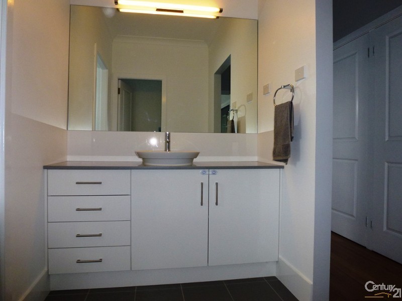 22 Dromedary Street, Cameron Park NSW 2285