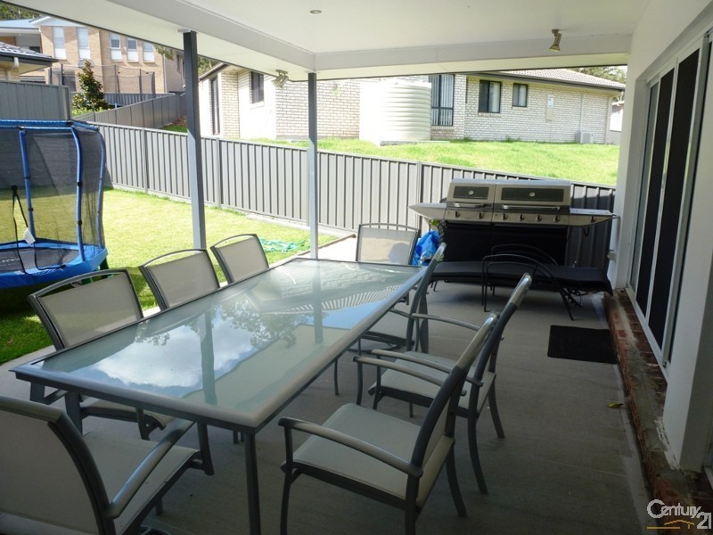 22 Dromedary Street, Cameron Park NSW 2285