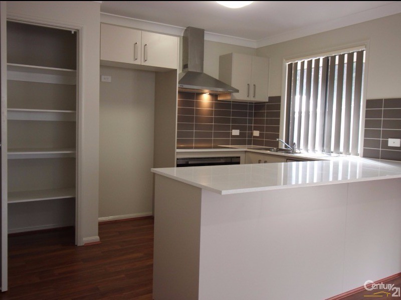 17 Medina Place, Cameron Park NSW 2285