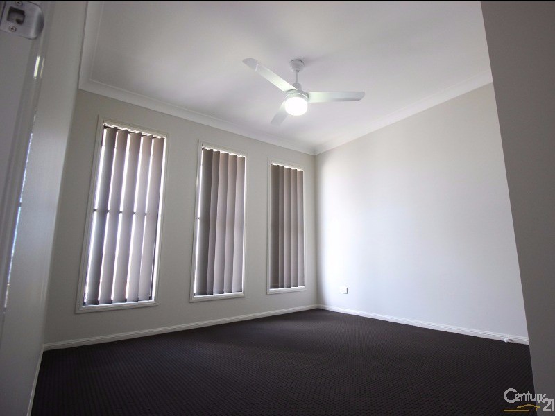 17 Medina Place, Cameron Park NSW 2285