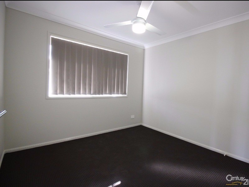 17 Medina Place, Cameron Park NSW 2285