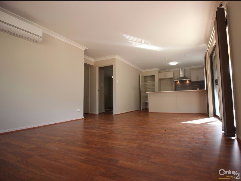 17 Medina Place, Cameron Park NSW 2285