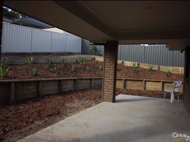 17 Medina Place, Cameron Park NSW 2285