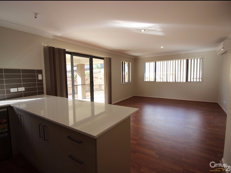 17 Medina Place, Cameron Park NSW 2285
