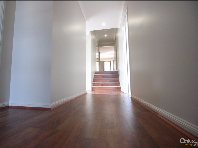 17 Medina Place, Cameron Park NSW 2285
