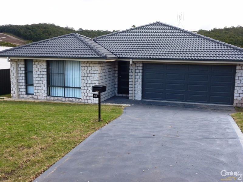 32 Boyne Crescent, Cameron Park NSW 2285