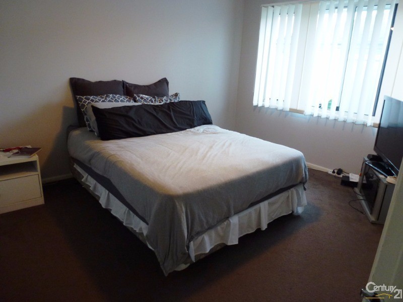 14 Lakeaire Circuit, Cameron Park NSW 2285