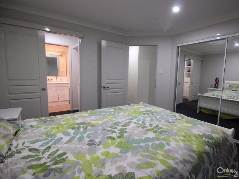 41 Calancra Avenue, Cameron Park NSW 2285