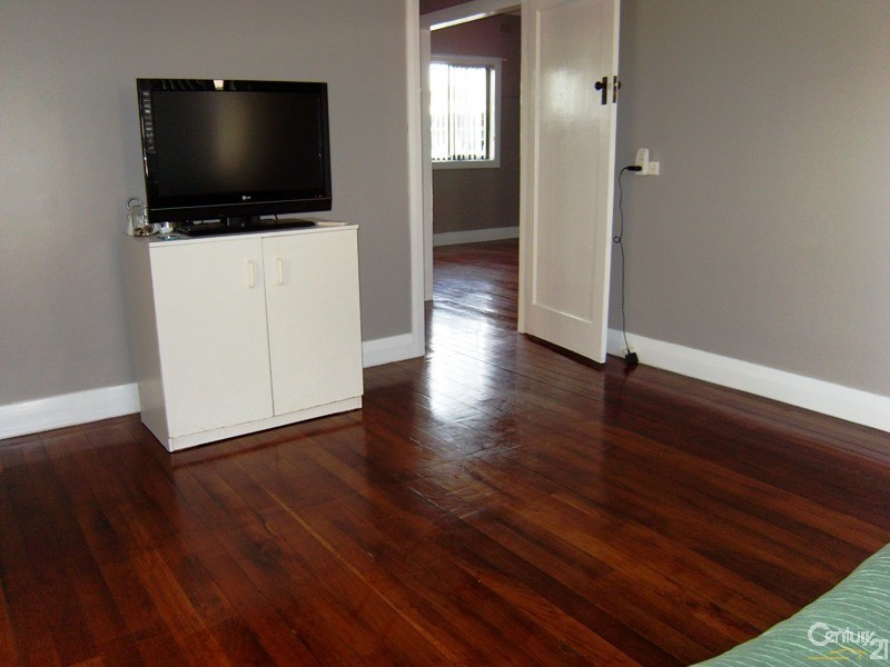 6 Garth Street, Edgeworth NSW 2285