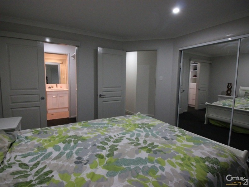 41 Calancra Avenue, Cameron Park NSW 2285