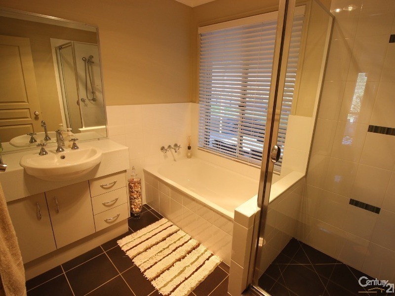 20 Billabong Drive, Cameron Park NSW 2285