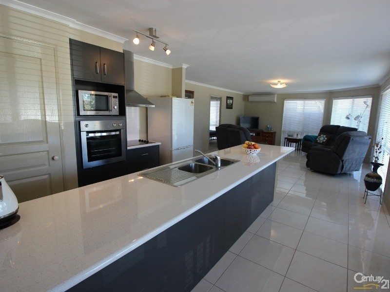 20 Billabong Drive, Cameron Park NSW 2285