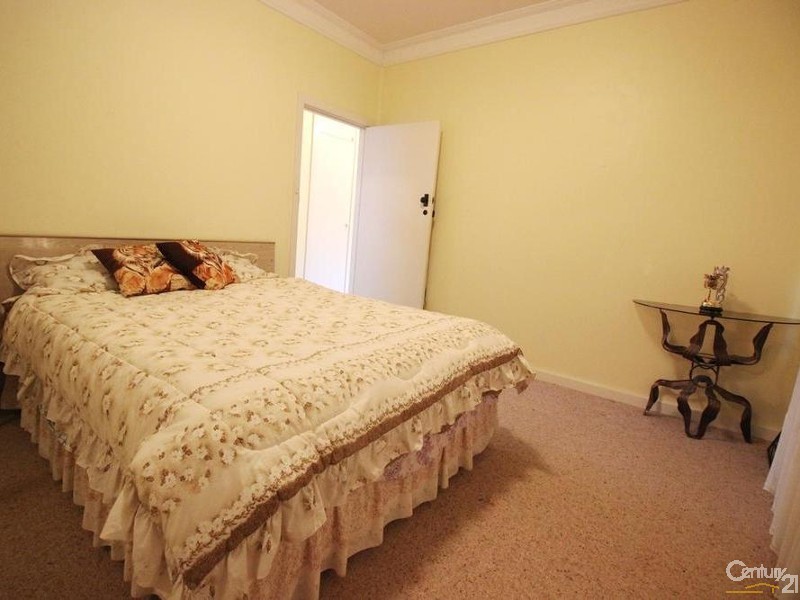 4 Clinton Avenue, Adamstown Heights NSW 2289