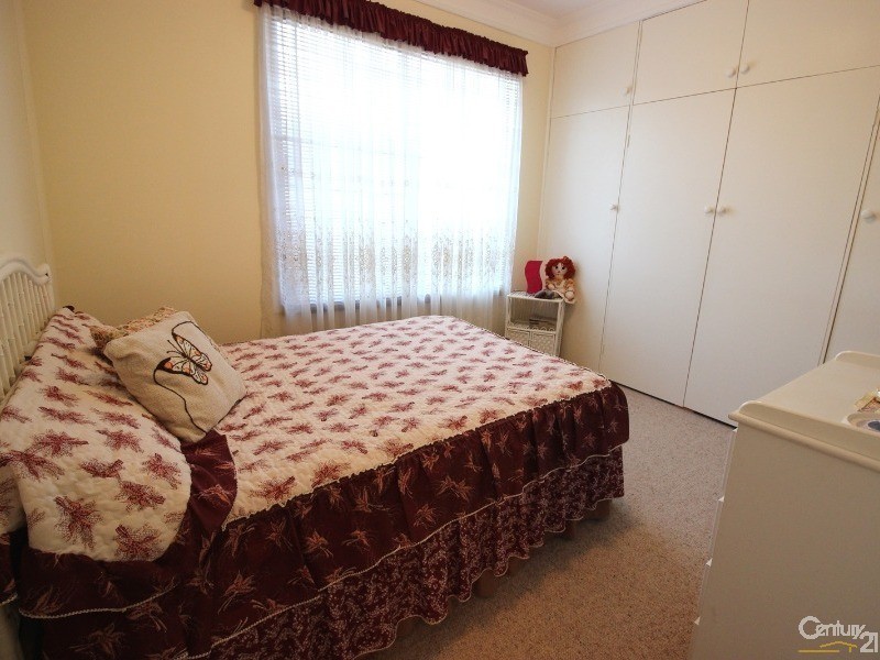 4 Clinton Avenue, Adamstown Heights NSW 2289