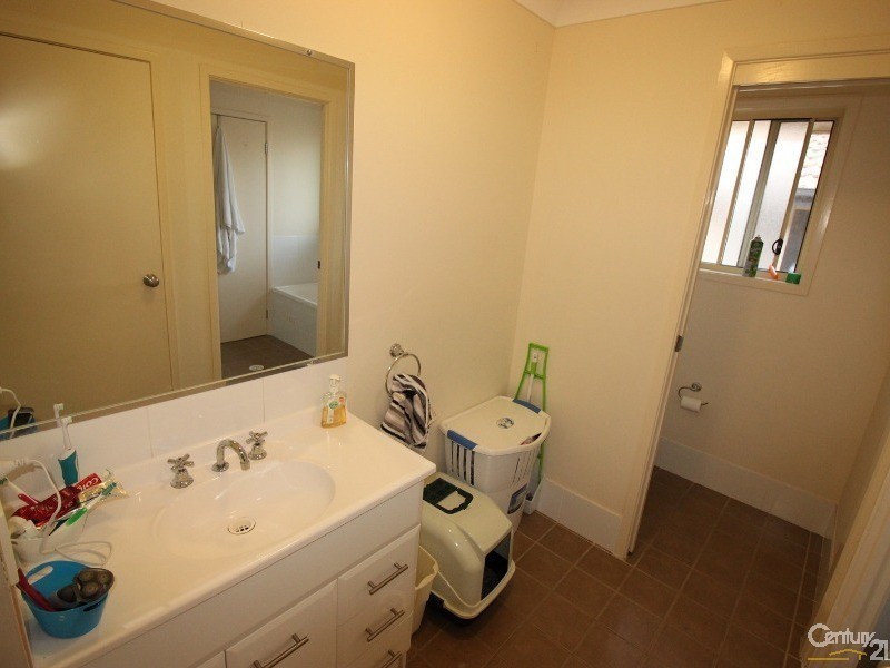 48 Billabong Drive, Cameron Park NSW 2285