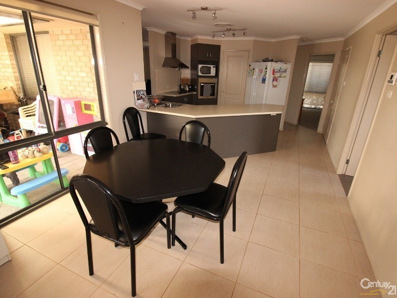 7 Horizon Avenue, Cameron Park NSW 2285