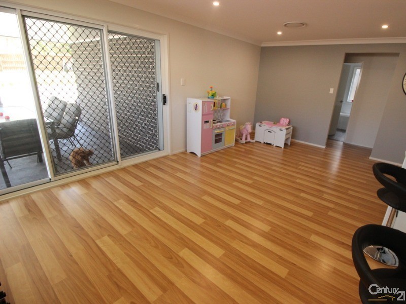 23 Craighill Crescent, Cameron Park NSW 2285