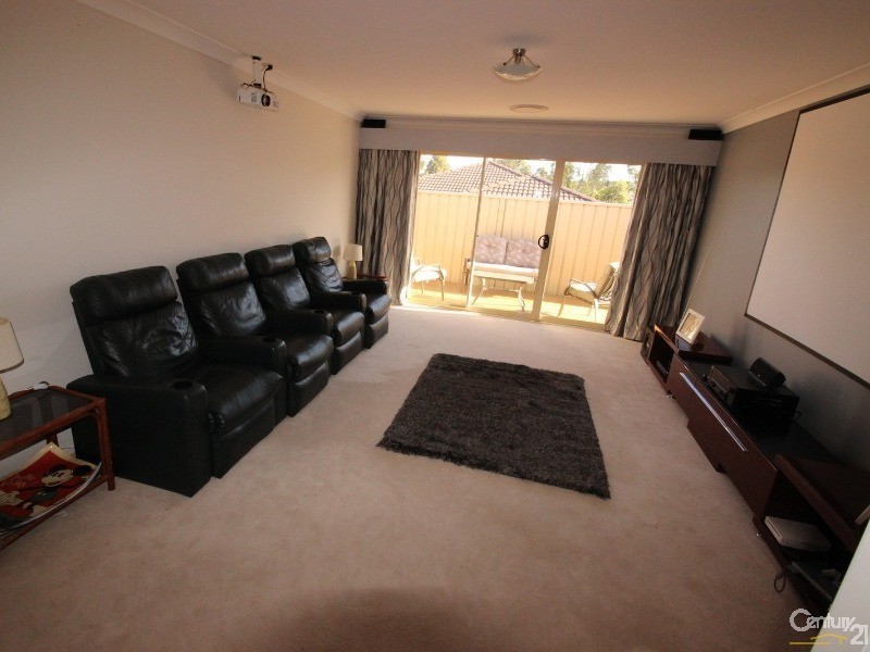 3 Hawkins Place, Cameron Park NSW 2285