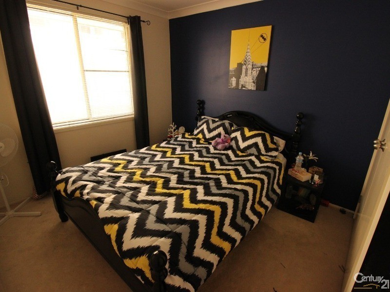 3 Hawkins Place, Cameron Park NSW 2285