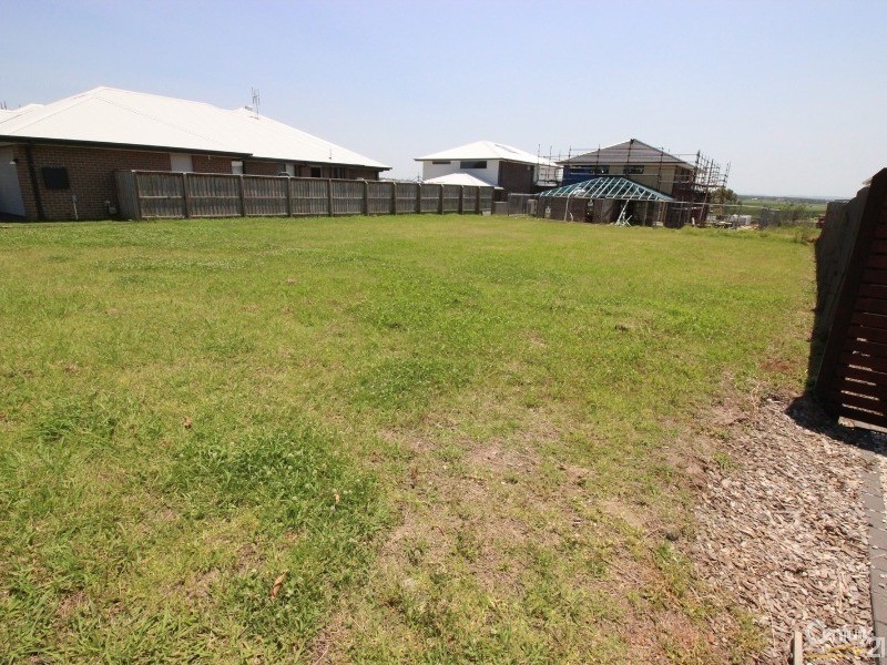 18  Tibin Drive, Fletcher NSW 2287