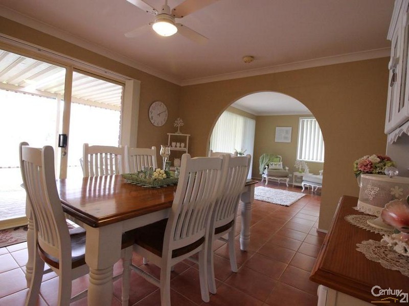 5 Peatmoss Drive, Cameron Park NSW 2285