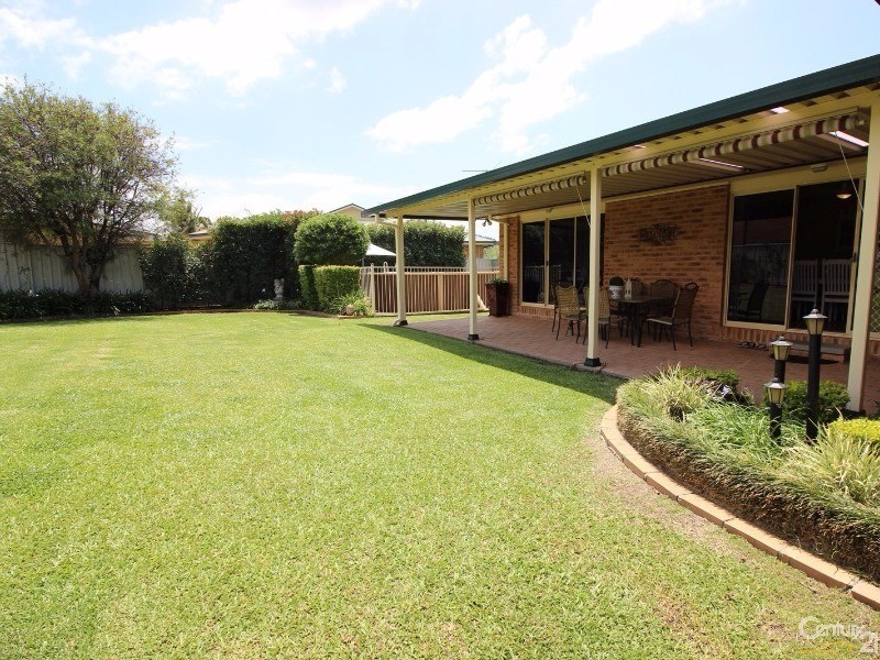 5 Peatmoss Drive, Cameron Park NSW 2285