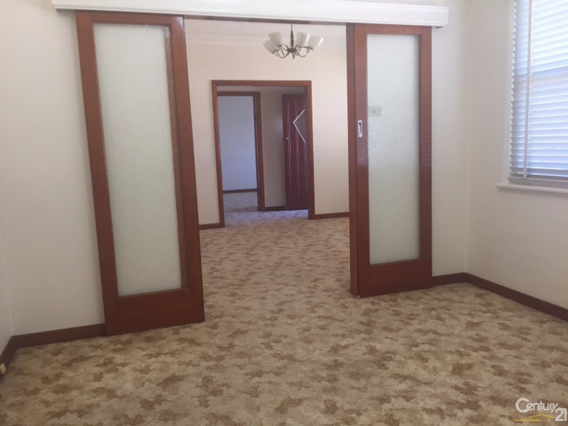 84 Macquarie Road, Cardiff NSW 2285