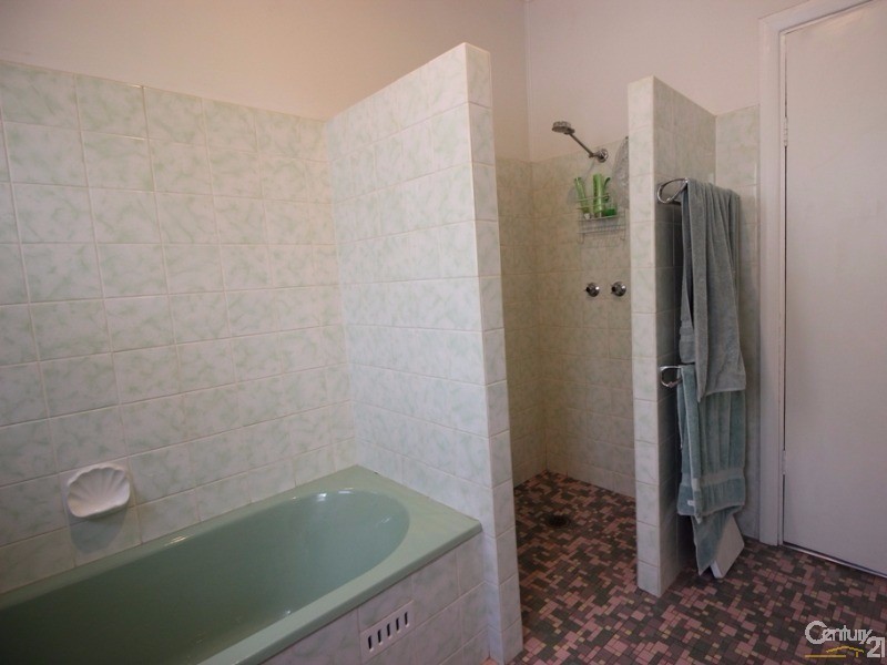 84 Macquarie Road, Cardiff NSW 2285