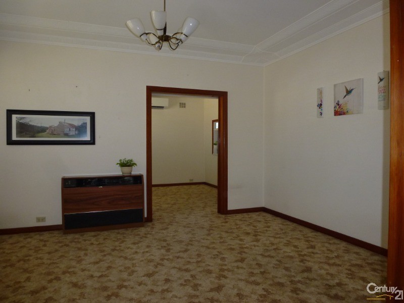 84 Macquarie Road, Cardiff NSW 2285