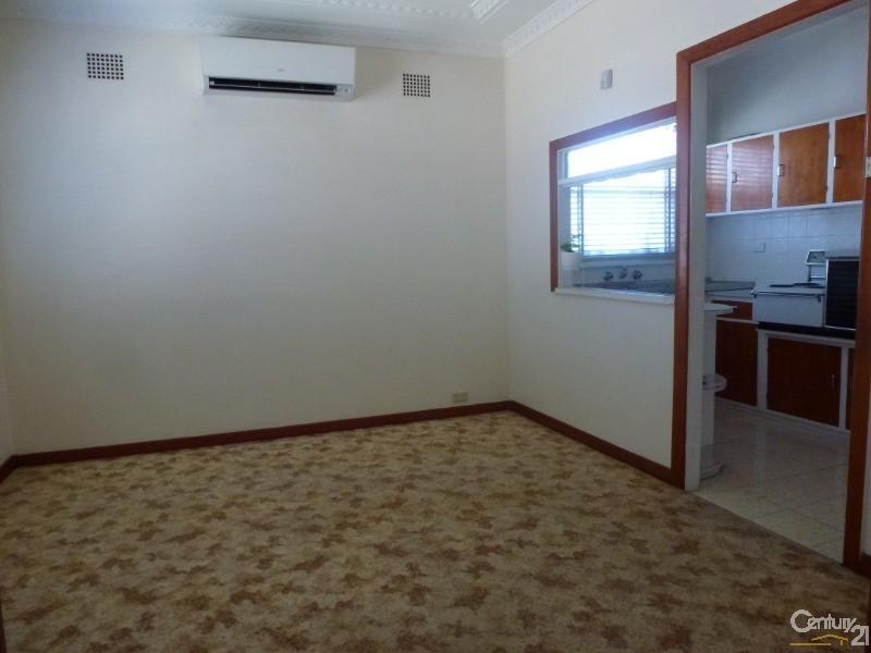84 Macquarie Road, Cardiff NSW 2285