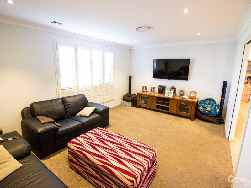 10 Heritage Drive, Cameron Park NSW 2285