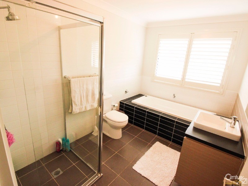 10 Heritage Drive, Cameron Park NSW 2285