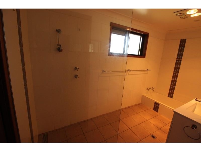 2 Burns Close, Thornton NSW 2322
