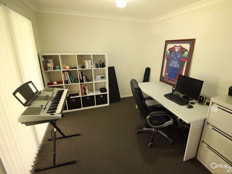 32 Calancra Avenue, Cameron Park NSW 2285