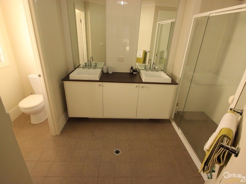 32 Calancra Avenue, Cameron Park NSW 2285