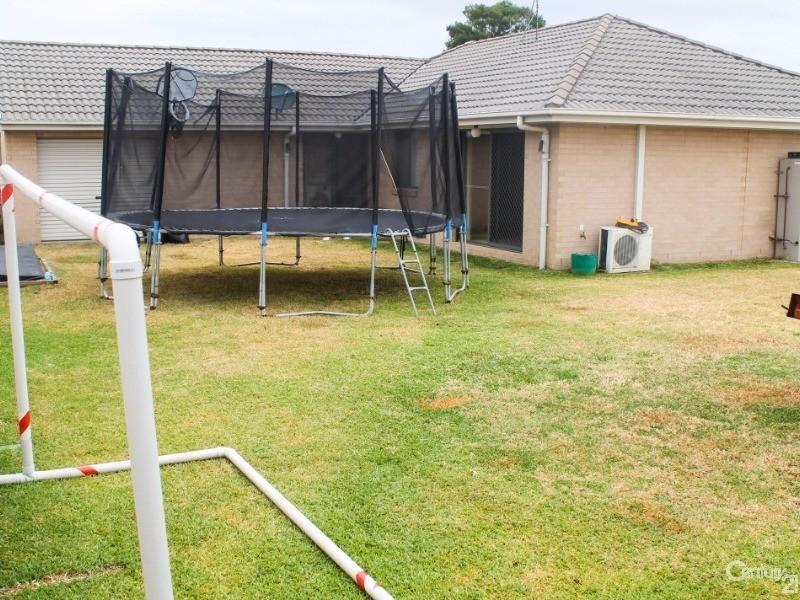 8 Alpine Way, Cessnock NSW 2325