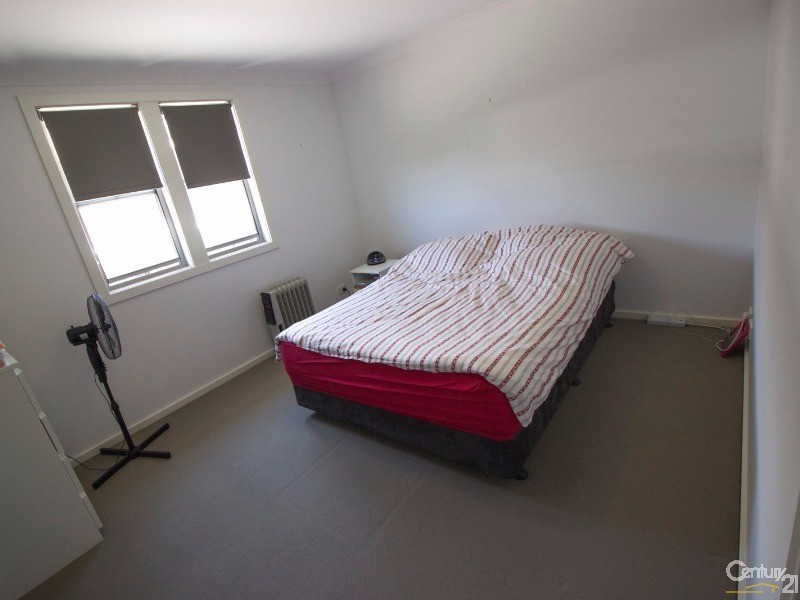 10/8 Angophora Drive, Warabrook NSW 2304