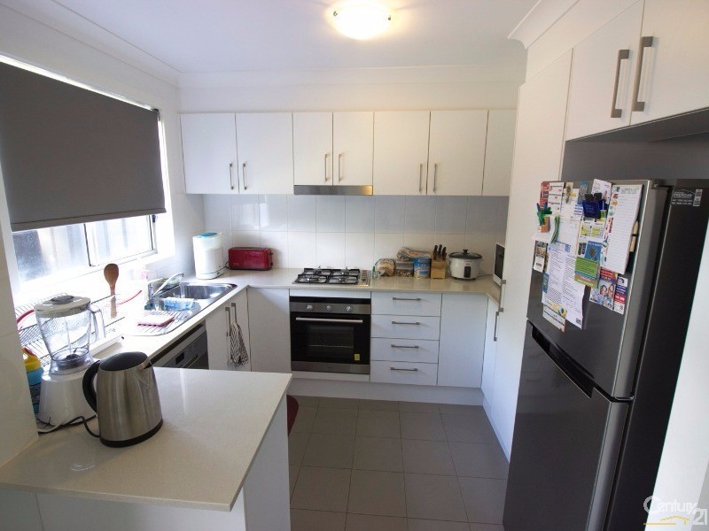 10/8 Angophora Drive, Warabrook NSW 2304