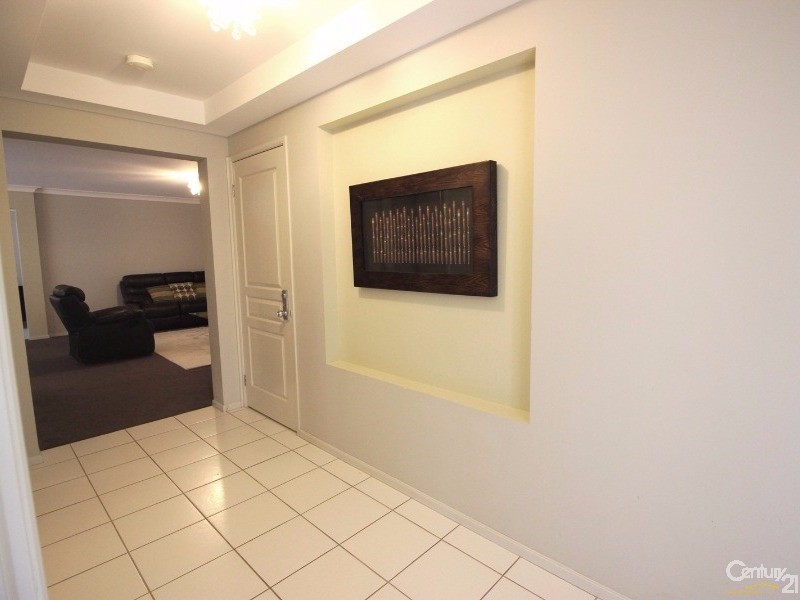 22 Lakeaire Circuit, Cameron Park NSW 2285