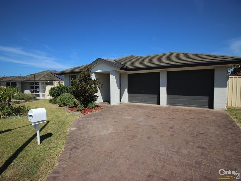 22 Lakeaire Circuit, Cameron Park NSW 2285